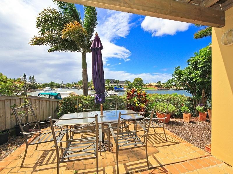 29/82 Limetree Parade, Runaway Bay QLD 4216