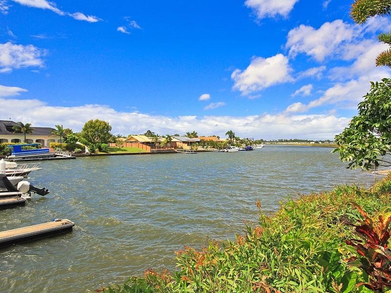 29/82 Limetree Parade, Runaway Bay QLD 4216