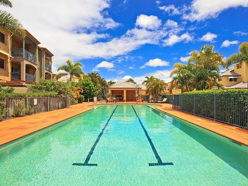 29/82 Limetree Parade, Runaway Bay QLD 4216