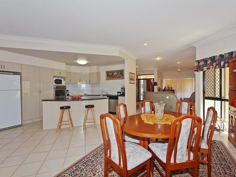 5 Windemere Crescent, Varsity Lakes QLD 4227