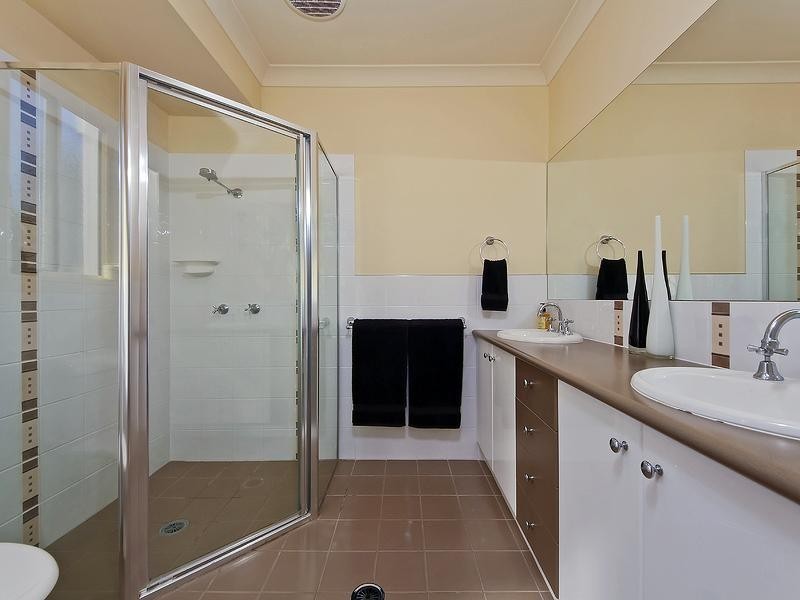 8 Eden Court, Nerang QLD 4211