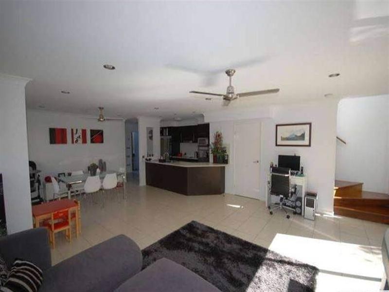 8/18 Carina Peak Drive, Varsity Lakes QLD 4227