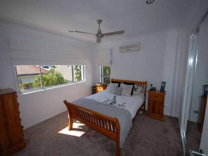 8/18 Carina Peak Drive, Varsity Lakes QLD 4227