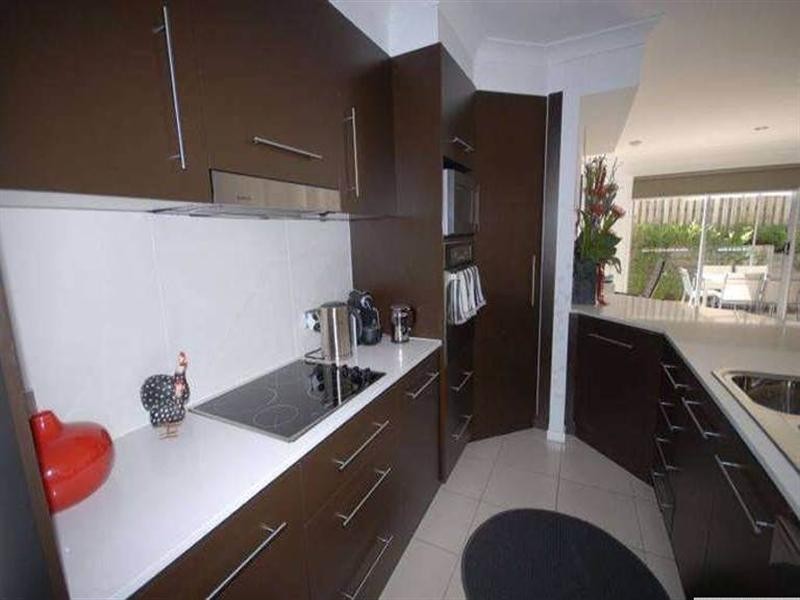8/18 Carina Peak Drive, Varsity Lakes QLD 4227