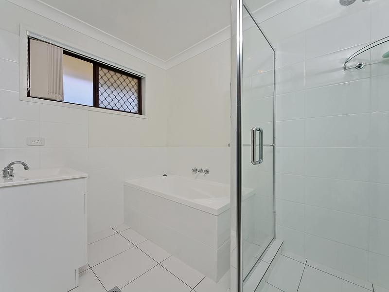 6 The Avenue, Nerang QLD 4211