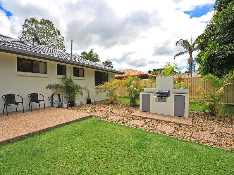 6 The Avenue, Nerang QLD 4211