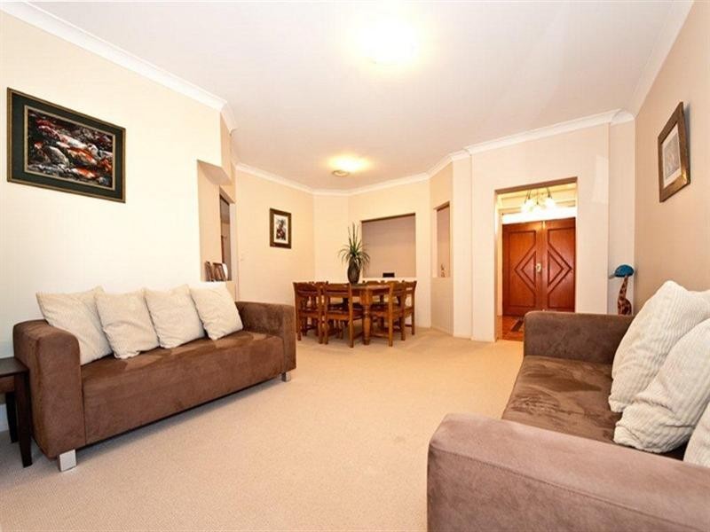 3 Acton Drive, Varsity Lakes QLD 4227