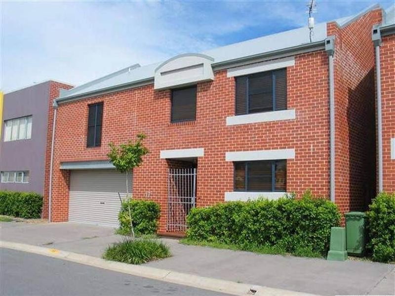 17 Shorehaven Place, Varsity Lakes QLD 4227