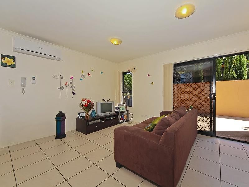 4/2104 Gold Coast Highway, Miami QLD 4220