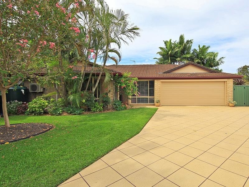 4 Calgary Court, Merrimac QLD 4226