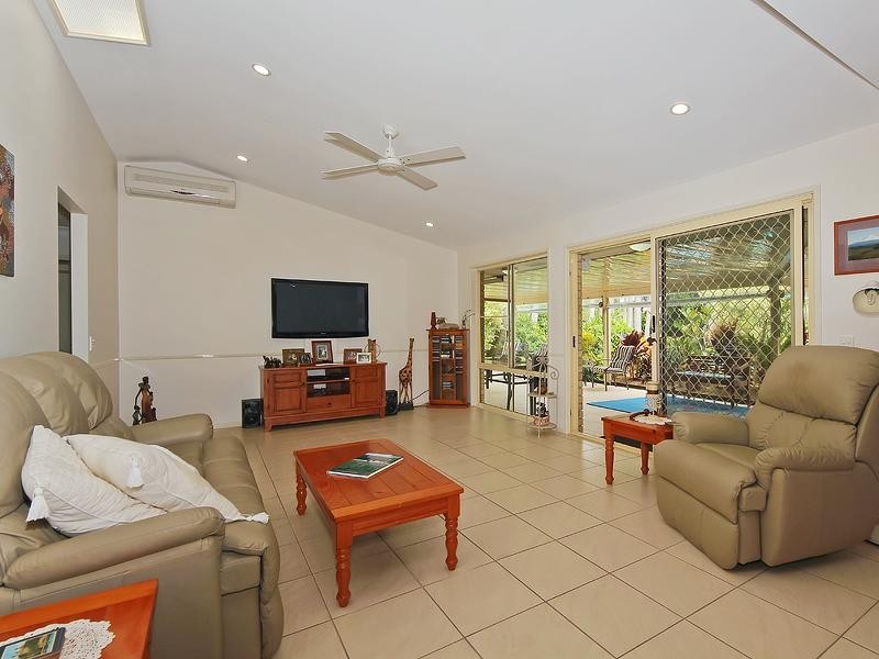 4 Calgary Court, Merrimac QLD 4226