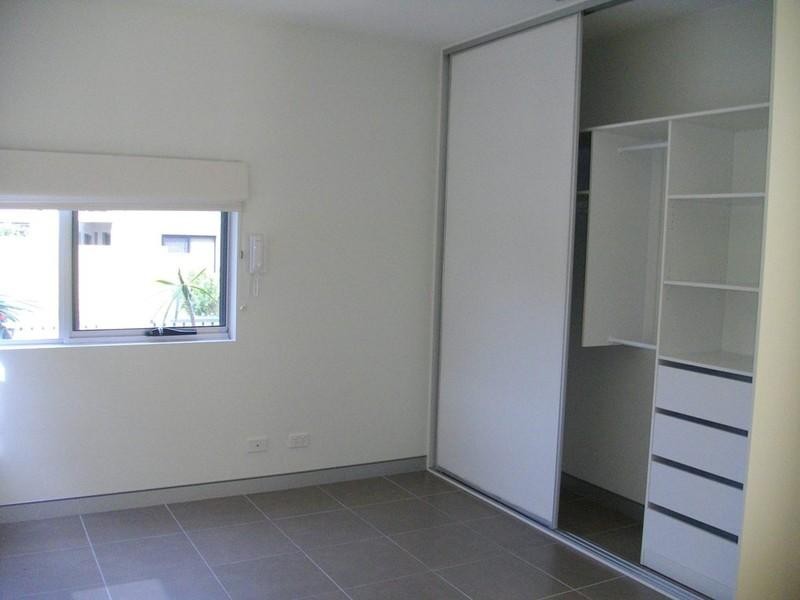 4 Isola Lane, Varsity Lakes QLD 4227