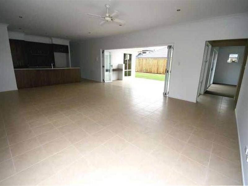 123 BAYSWATER Avenue, Varsity Lakes QLD 4227