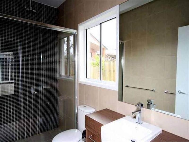 123 BAYSWATER Avenue, Varsity Lakes QLD 4227