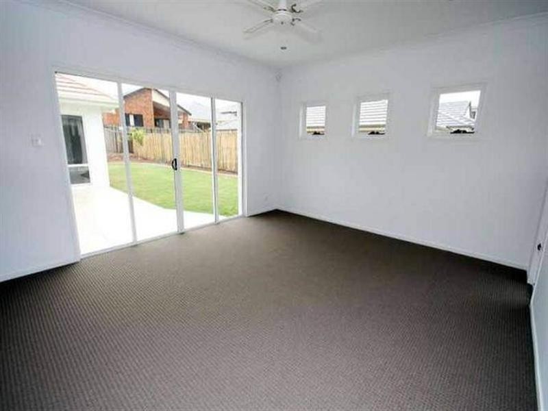 123 BAYSWATER Avenue, Varsity Lakes QLD 4227