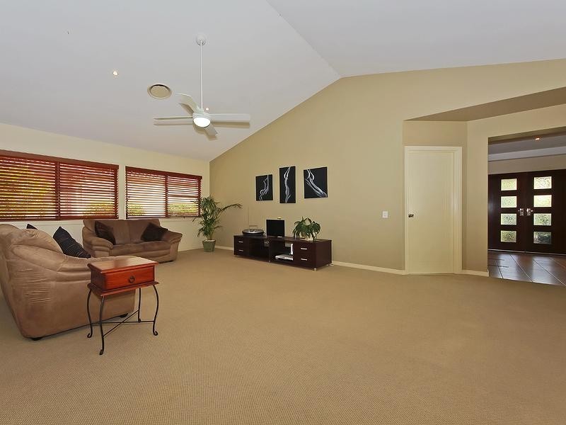 14 Northpoint Close, Robina QLD 4226