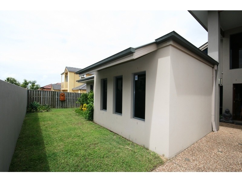 46 Mapleton Circuit, Varsity Lakes QLD 4227