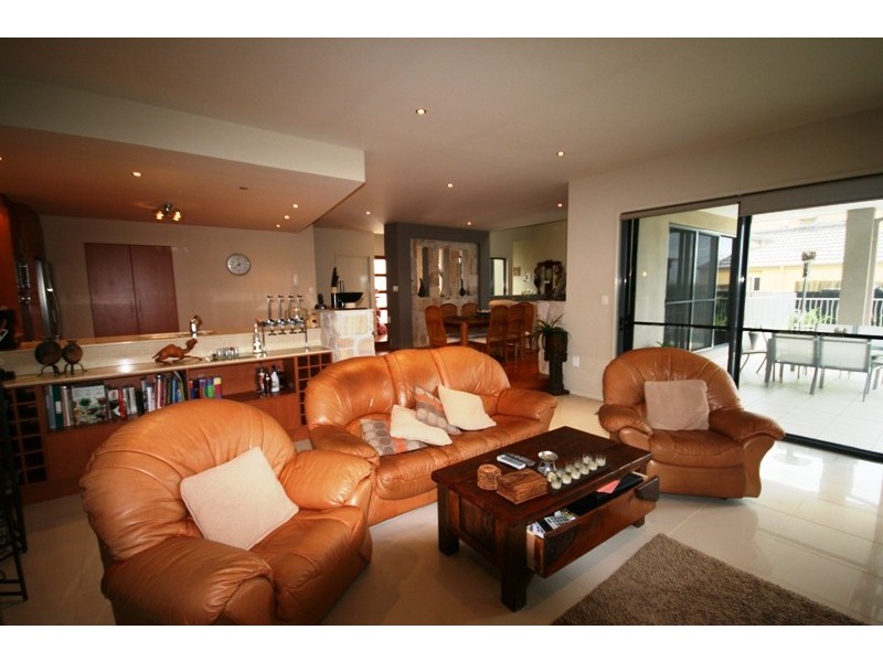 46 Mapleton Circuit, Varsity Lakes QLD 4227