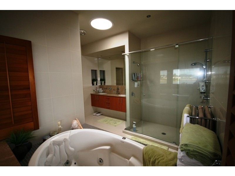 46 Mapleton Circuit, Varsity Lakes QLD 4227