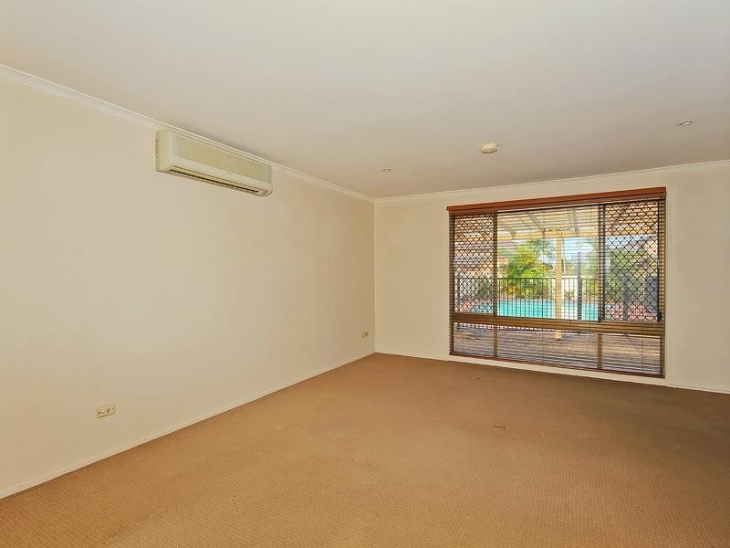 26 Volante Crescent, Mermaid Waters QLD 4218