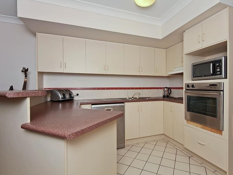 77/7 Santa Cruz Boulevard, Clear Island Waters QLD 4226