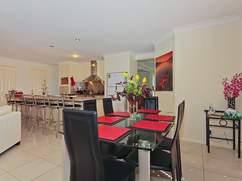 18 Zane Street, Ashmore QLD 4214