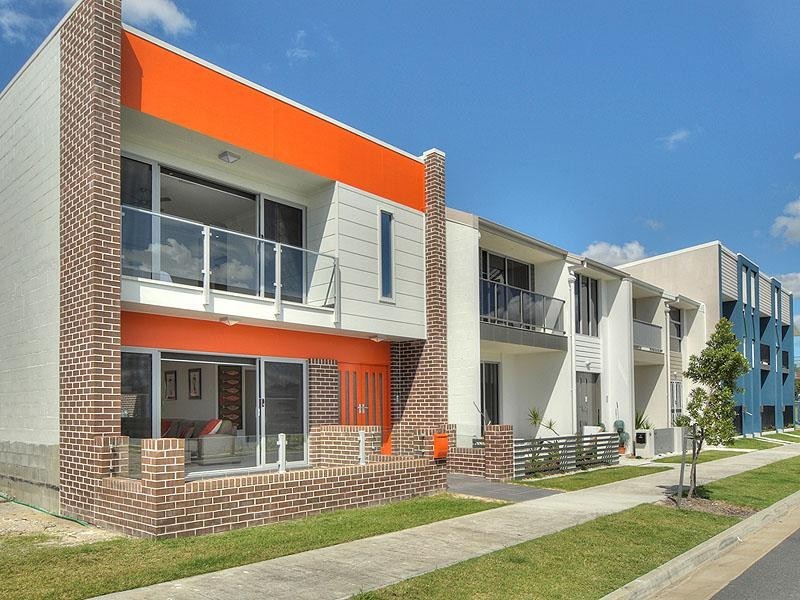 12 South Bay Drive, Varsity Lakes QLD 4227