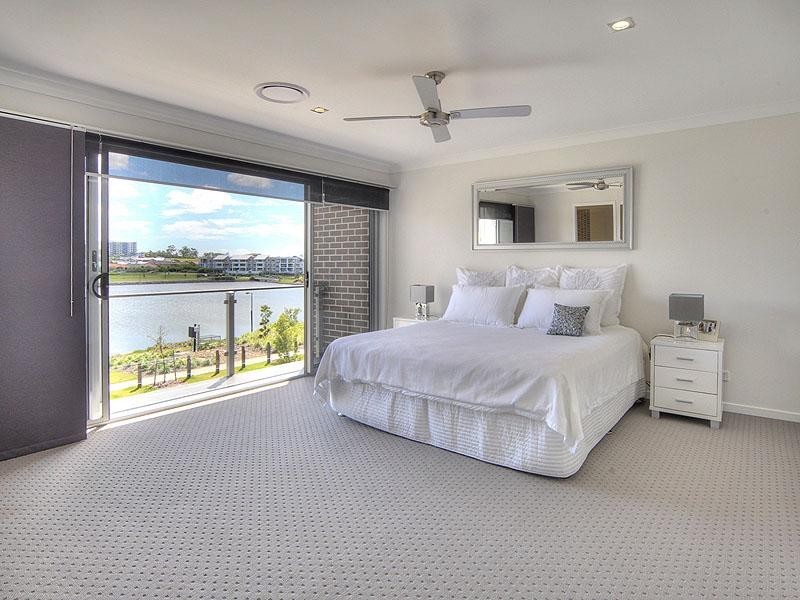 12 South Bay Drive, Varsity Lakes QLD 4227