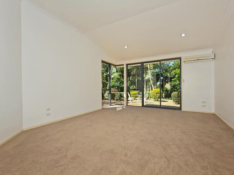 3/125 Santa Cruz Boulevard, Clear Island Waters QLD 4226