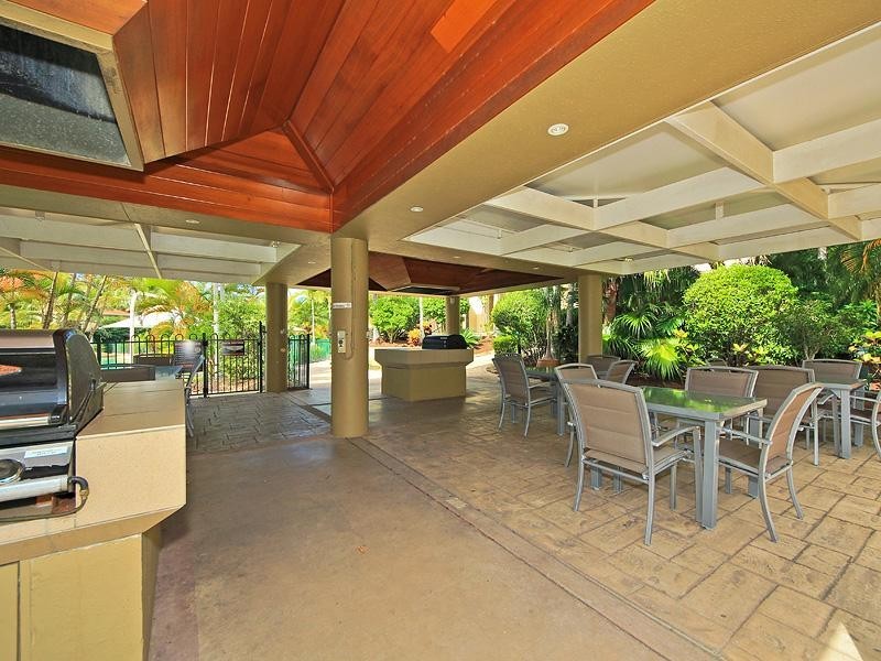 3/125 Santa Cruz Boulevard, Clear Island Waters QLD 4226