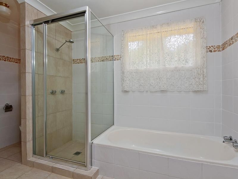 13 Thredbo Drive, Worongary QLD 4213