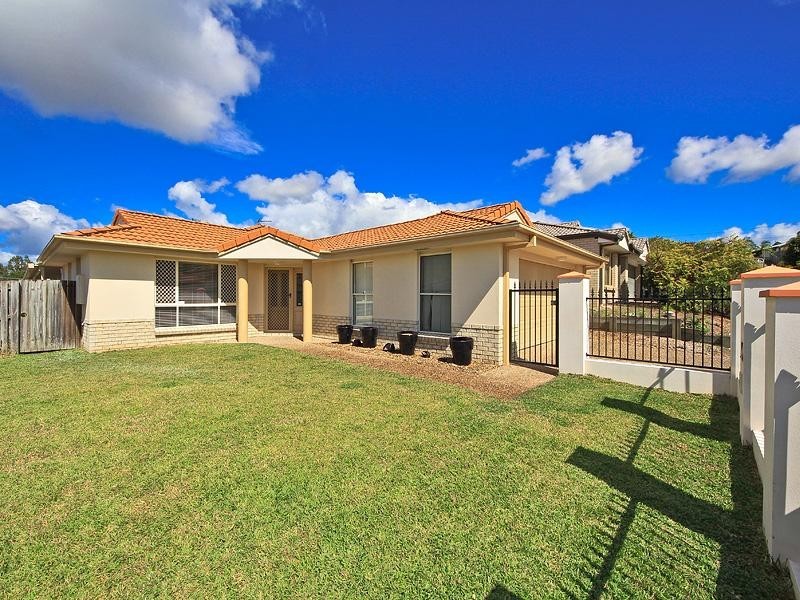 8 Red Ash Court, Merrimac QLD 4226