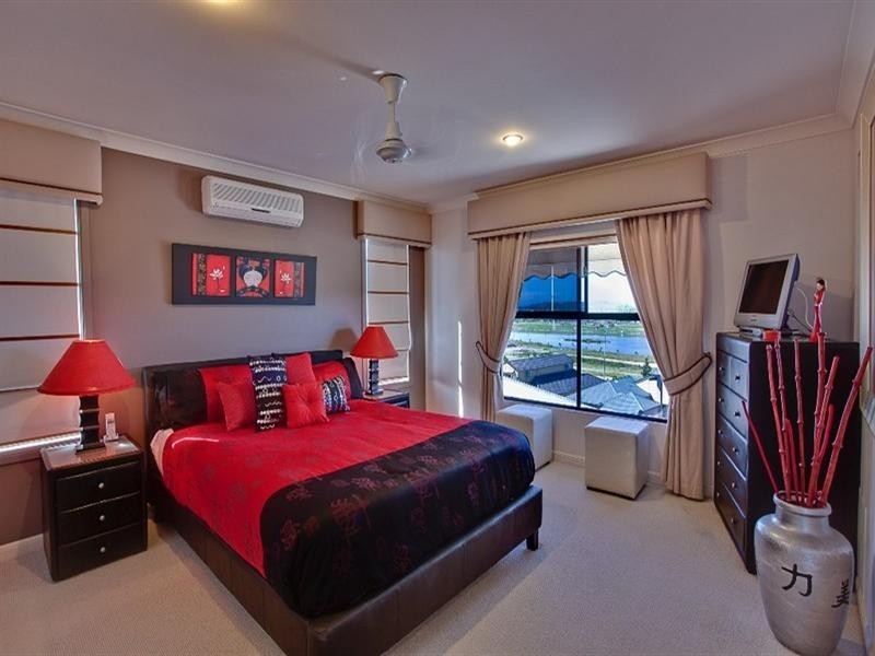 2/9 Mapleton Circuit, Varsity Lakes QLD 4227