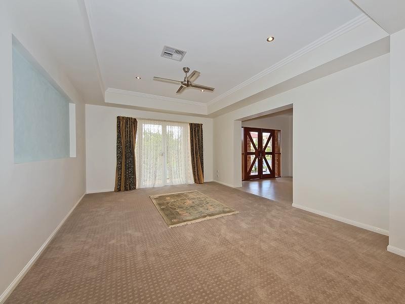 66 Azzurra Drive, Varsity Lakes QLD 4227