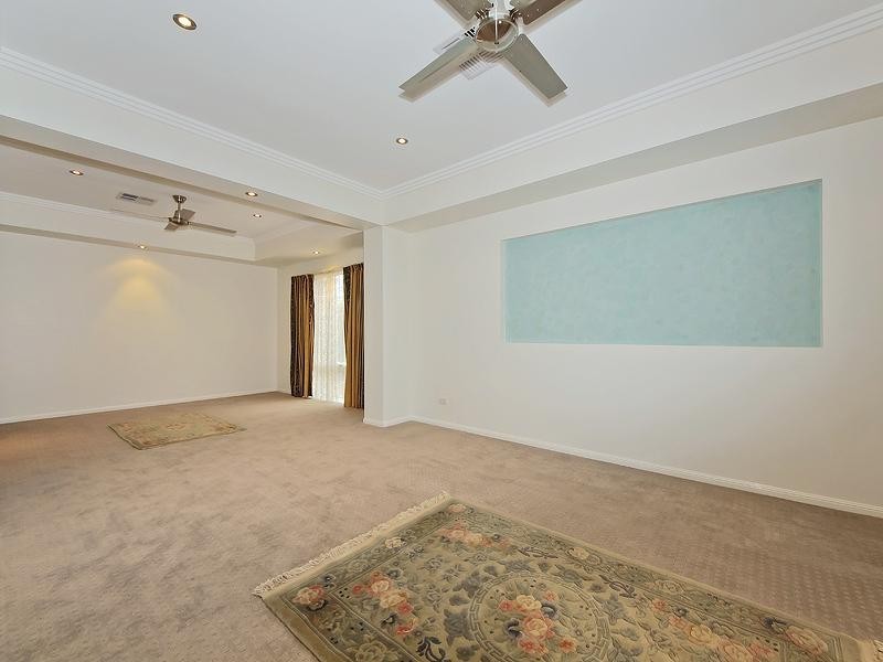 66 Azzurra Drive, Varsity Lakes QLD 4227