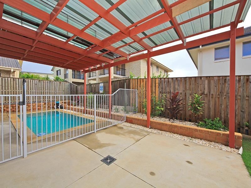 66 Azzurra Drive, Varsity Lakes QLD 4227