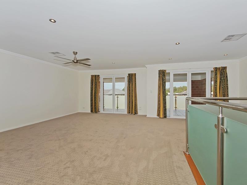 66 Azzurra Drive, Varsity Lakes QLD 4227