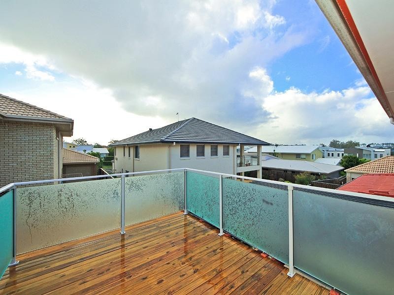 66 Azzurra Drive, Varsity Lakes QLD 4227