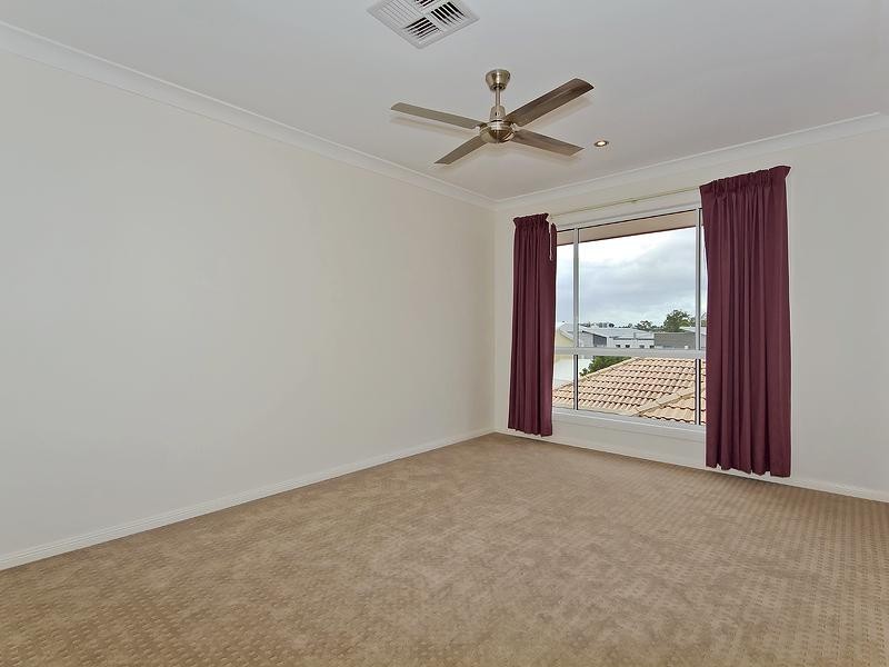 66 Azzurra Drive, Varsity Lakes QLD 4227