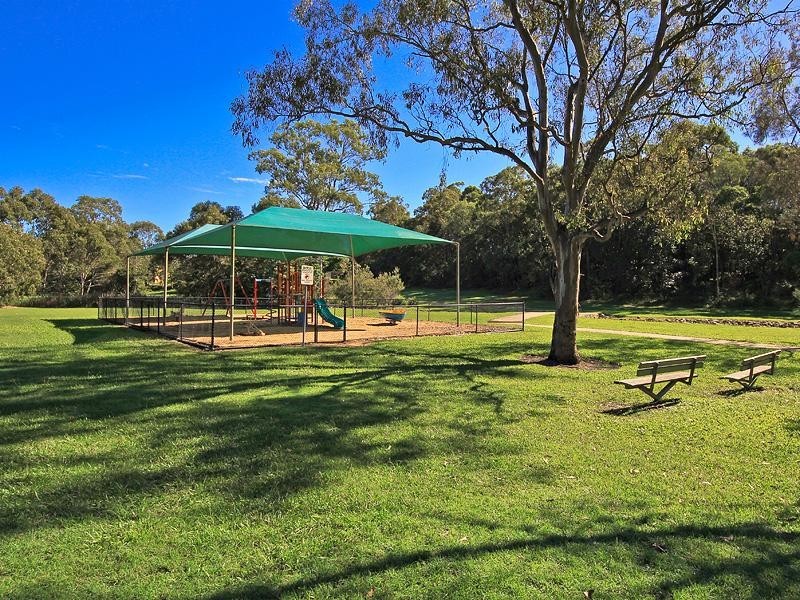 25 Hickey Way, Carrara QLD 4211