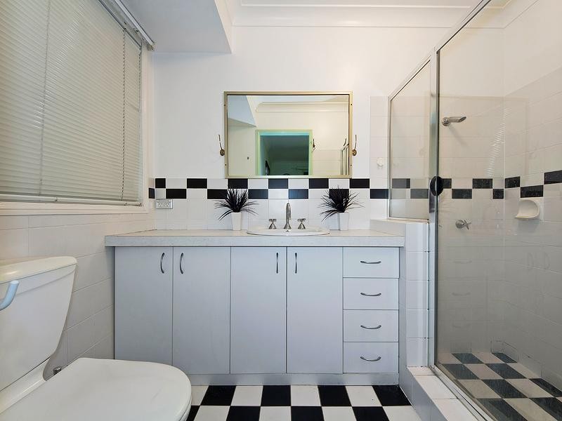 37 Woolmere Street, Carrara QLD 4211