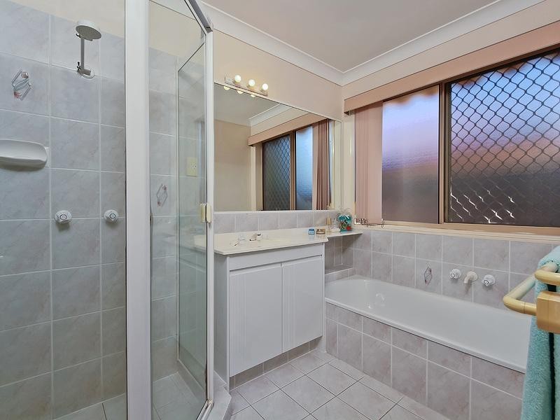 3 Rice Place, Varsity Lakes QLD 4227