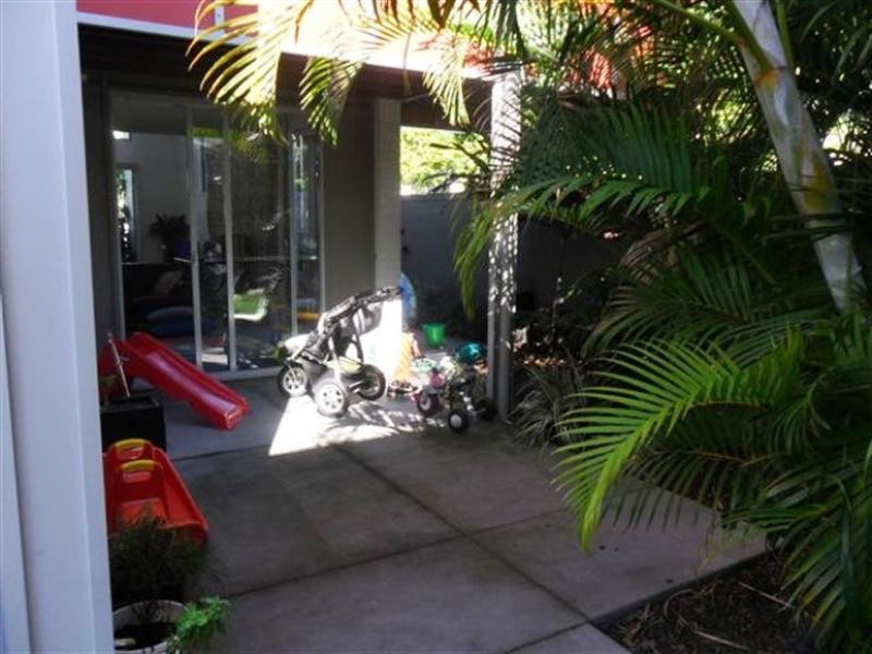 2 Watts Drive, Varsity Lakes QLD 4227