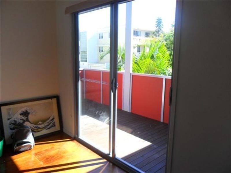 2 Watts Drive, Varsity Lakes QLD 4227