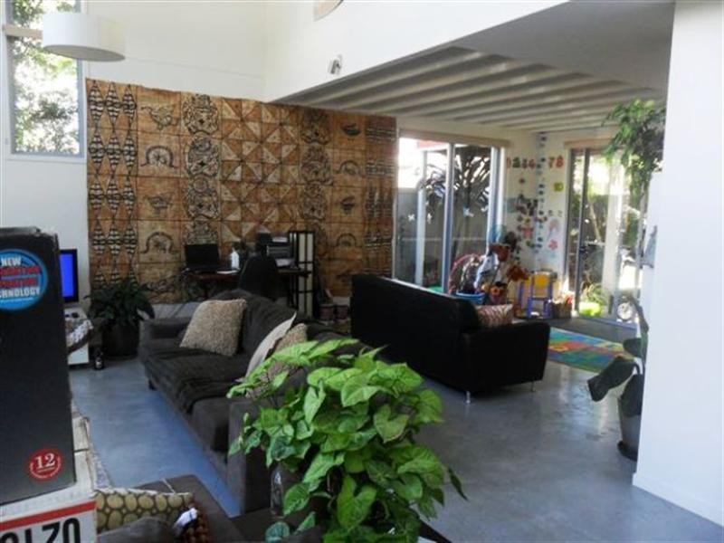 2 Watts Drive, Varsity Lakes QLD 4227