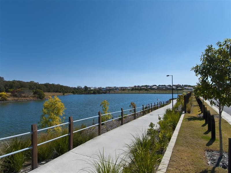 14 Jurien Crescent, Varsity Lakes QLD 4227