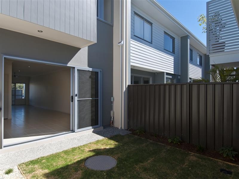 14 Jurien Crescent, Varsity Lakes QLD 4227