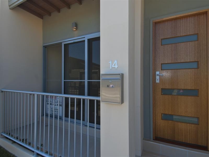 14 Jurien Crescent, Varsity Lakes QLD 4227