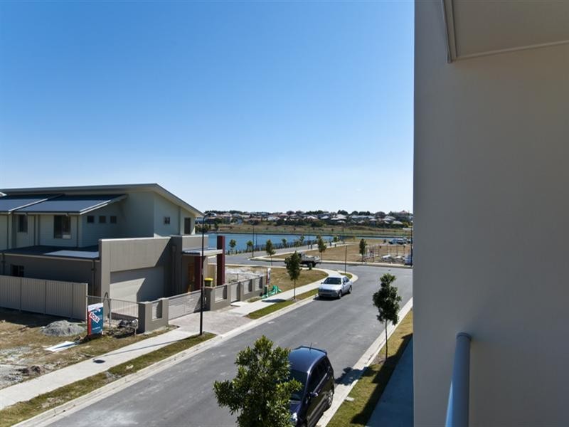 14 Jurien Crescent, Varsity Lakes QLD 4227