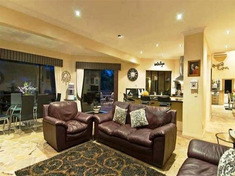 24 Uplands Court, Tallai QLD 4213